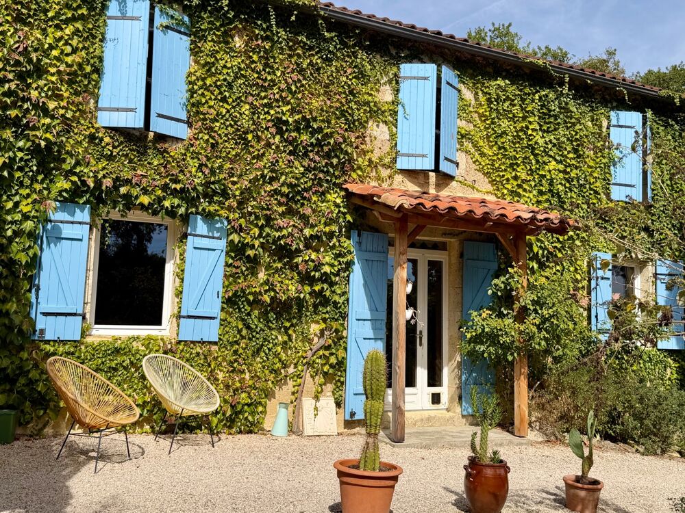 Propriété avec 2 gîtes, une chambre d'hôtes et 2 piscines - 2,2 hectares - VIC FEZENSAC (32)