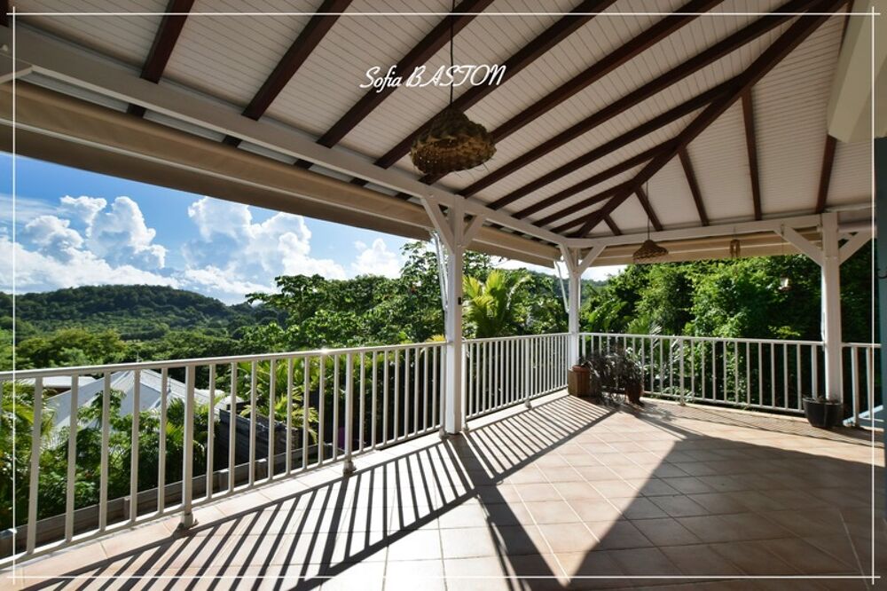 Vente Maison Les Trois-Îlets (972)  SOUS OFFRE Maison T4 -186 m² au sol avec grande terrasse, piscine et appartement T2 indépendant à vendre Les trois ilets