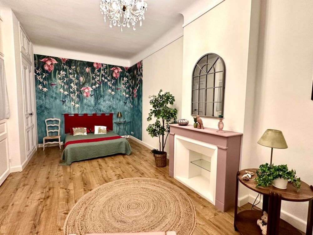 Toulon, centre-ville/haute ville, T3 de 80m2 entièrement refait à neuf, Traversant + cave