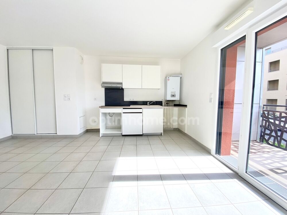 Appartement T3 ultra lumineux avec balcon - Garage fermé - Place de stationnement privative
