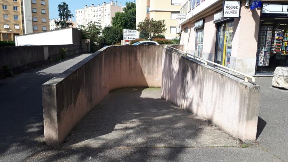 Location Parking/Garage GARAGE BOXE EN SOUS-SOL SAINTE-FOY-LES-LYON - 0 m2 Sainte foy les lyon
