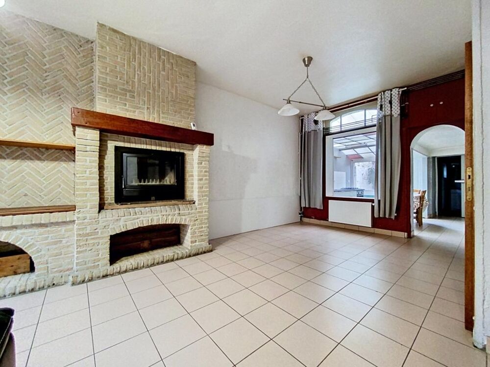 Vente Maison Maison ancienne avec cour, 3 chambres + bureau Armentieres
