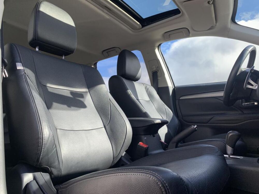 Outlander 2.2 DI-D 4WD 150 CH 7 places INSTYLE 1&egrave;re Main 2015 occasion 14650 Carpiquet