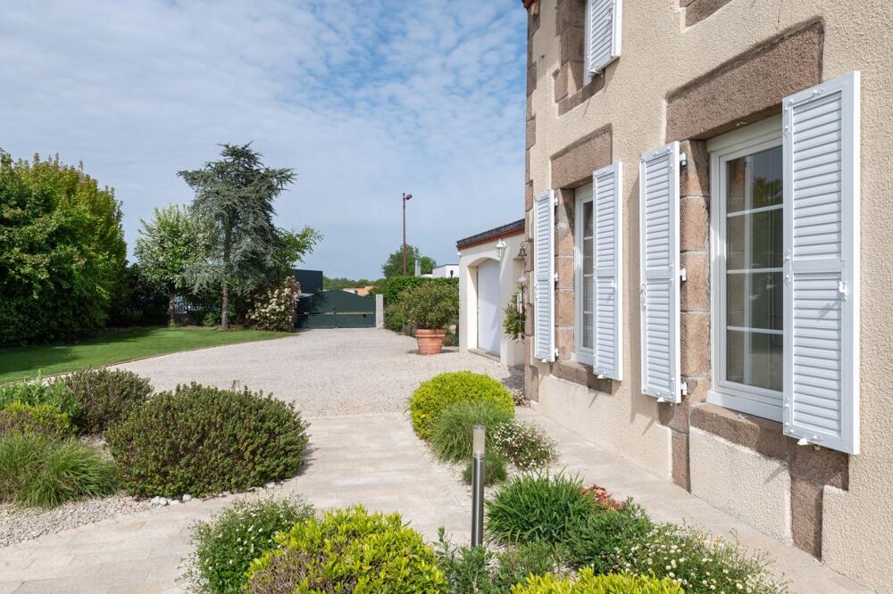 Vente Maison Coût de coeur assuré pour cette bâtisse de caractère rénovée avec goût Beaupreau en mauges