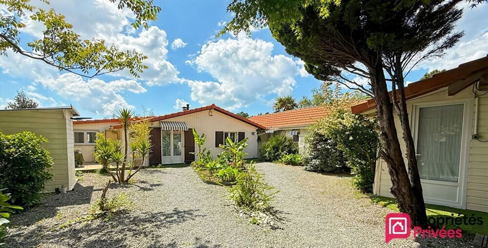 Maison 9 pièces 248 m² · à Vendays Montalivet · 248 m² · 498 000 €