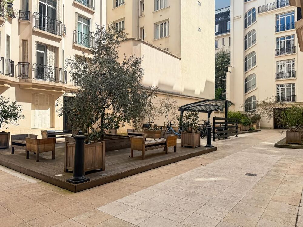   Avenue Hoche ! Paris 8