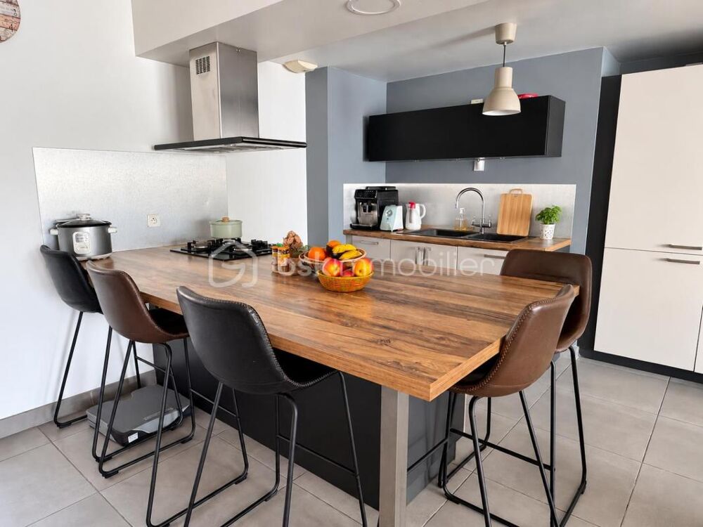 Vente Propriété/Château Belle propriété familiale de 230 m² sur plus de 3 000 m² de terrain Coutras