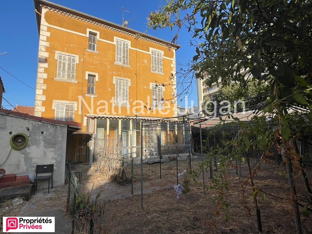 Vente TOULON Ouest - Maison de caractère à rénover de 205 m2 sur 318 m2 de terrain - Garage