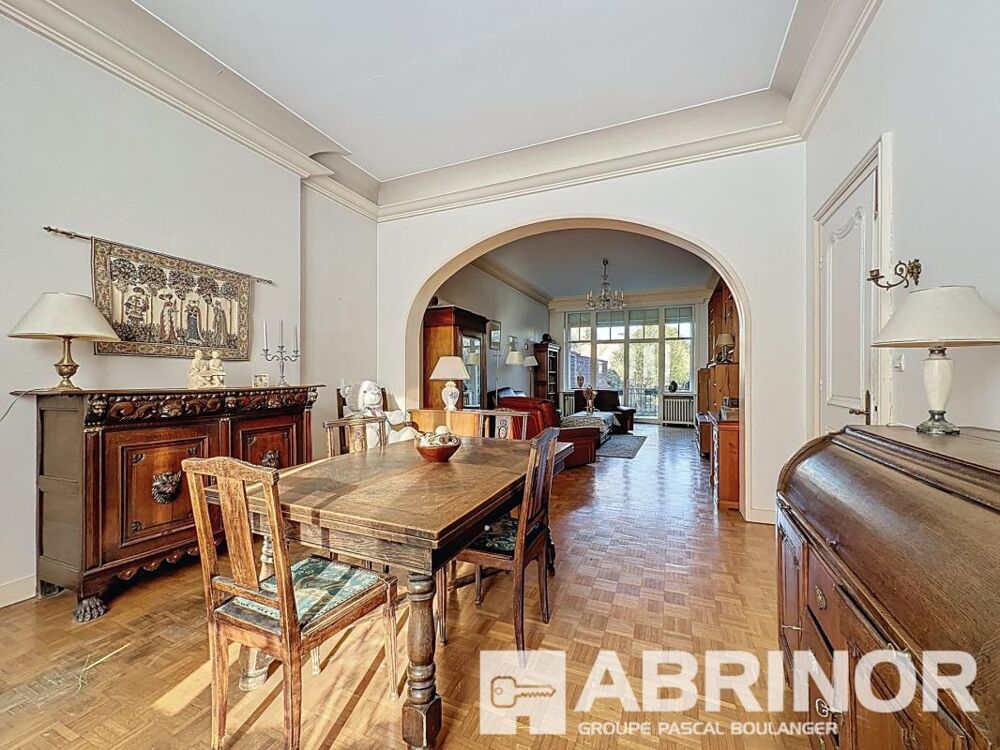 Maison de Maître de 330m² - 8 chambres - sous sol - garage - parc arboré de 2000m²