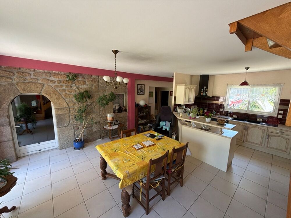 Maison à vendre 7 pièces (56)