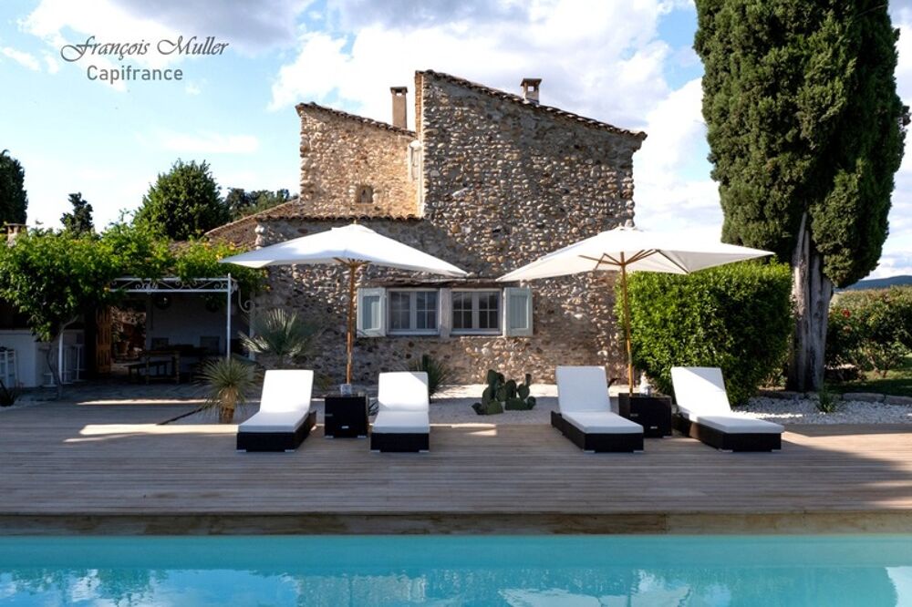 Propriété de caractère avec piscine et gîtes  Art de vivre en Provence