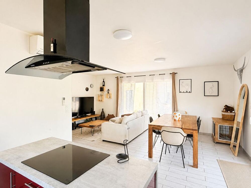 Vente Maison Maison Salles 5 pièces 100 m² -3 chambres et un bureau + garage Salles