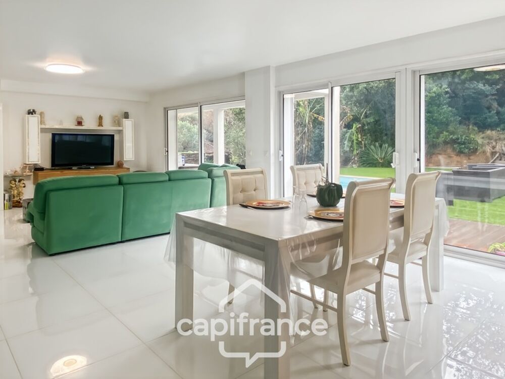 � vendre  Maison Carqueiranne (83320)