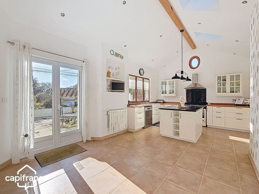 Maison familiale 131 m²  4 chambres + bureau  vie de plain-pied  jardin 620 m²  La Chapelle-Gaudin (Argentonnay 79150)