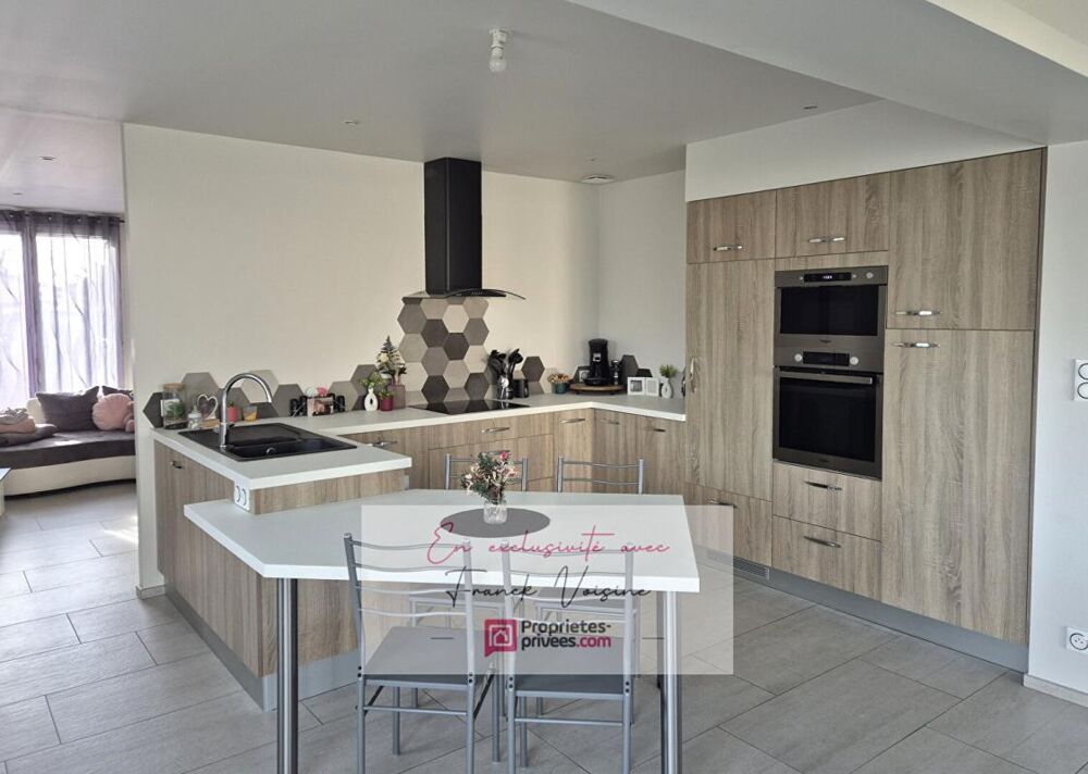 A VENDRE en Exclusivité aux Epesses, maison de 193 m2 avec 4 chambres sur une parcelle de 753 m2 env