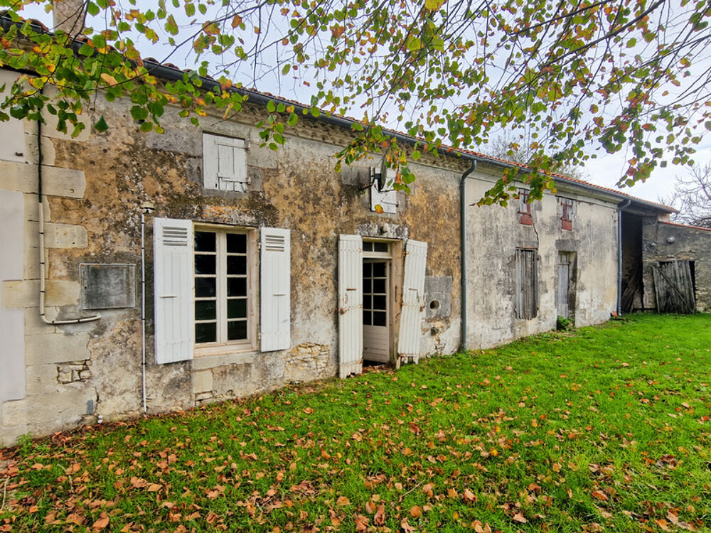 Propriete à vendre 9 pièces proche de LUSSANT (17)