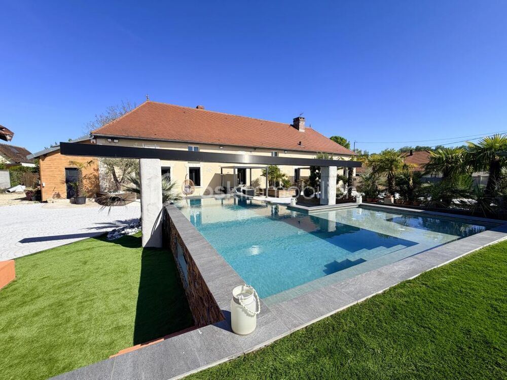 Maison 8 pièces 360 m² · à Villechetif · 360 m² · 899 000 €