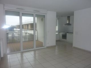  Appartement à louer 3 pièces 63 m²