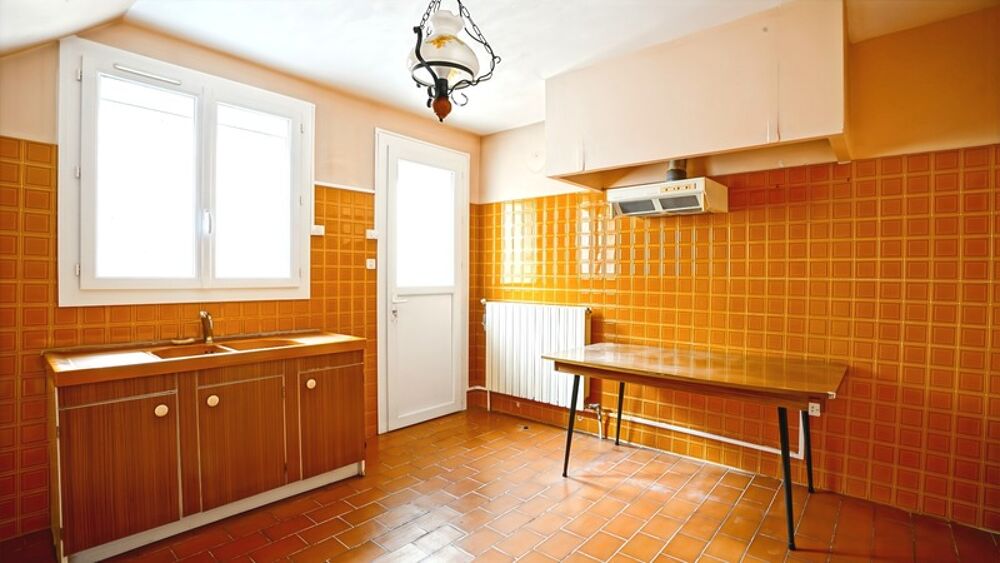 Marguerittes Maison de village 5 pièces avec cour et terrasse, 3 chambres