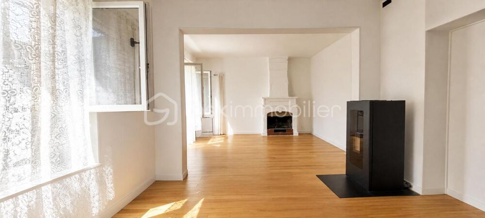 Vente Maison Maison 5 pièces • 4 chambres • 102 m² • Terrain 691 m² • Poitiers Poitiers