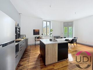  Appartement à louer 4 pièces 101 m²