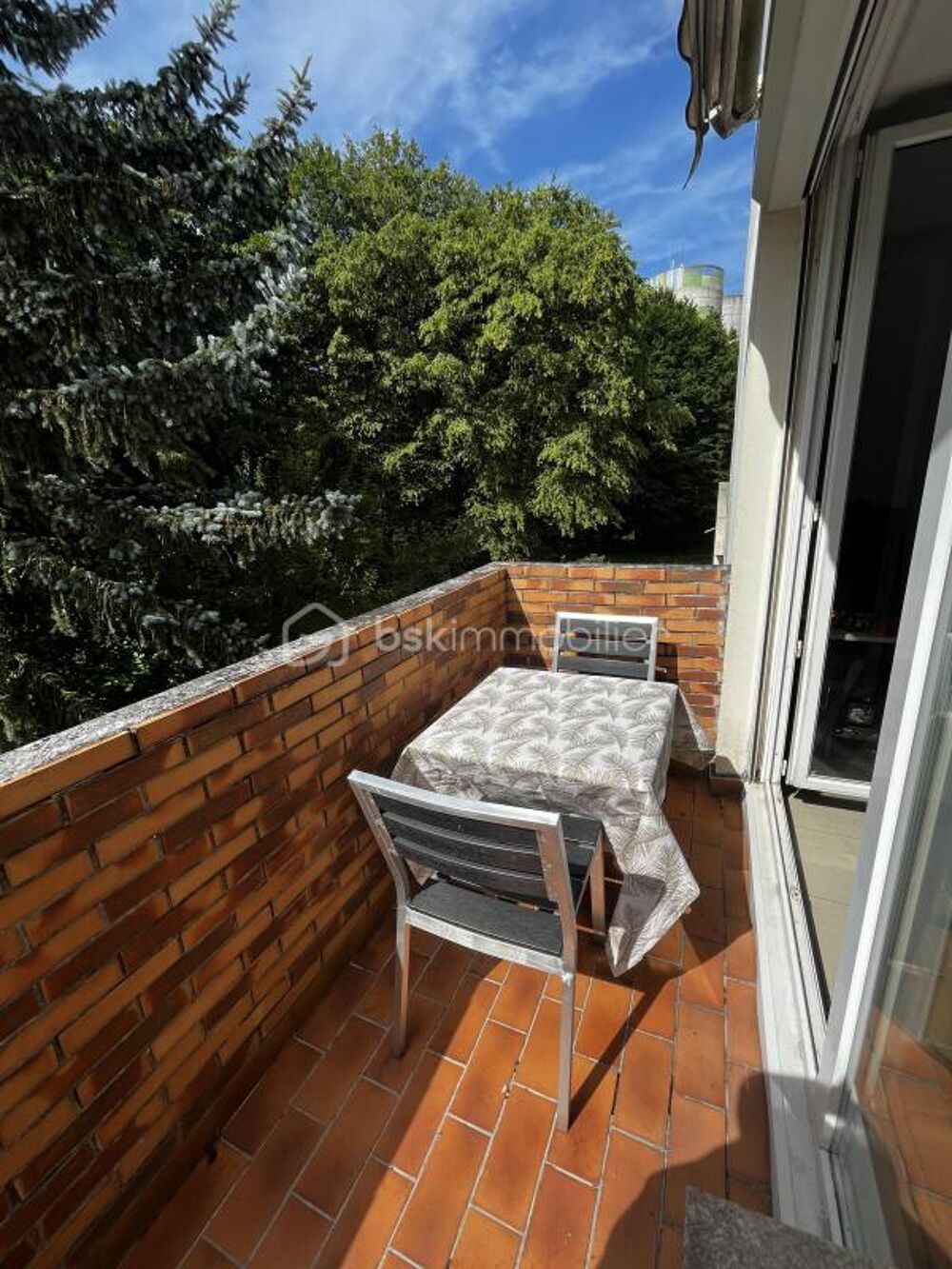 Rare : NOISIEL : Appartement avec balcons, terrasse et garage individuel