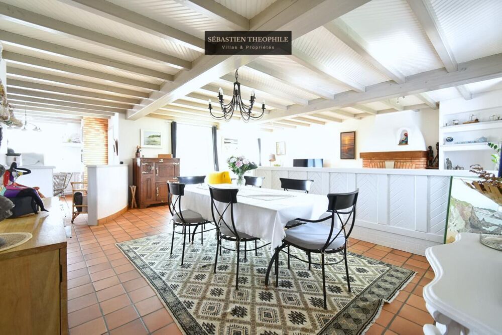 Maison Vendéenne T5 proche Saint Gilles - Authenticité et Confort