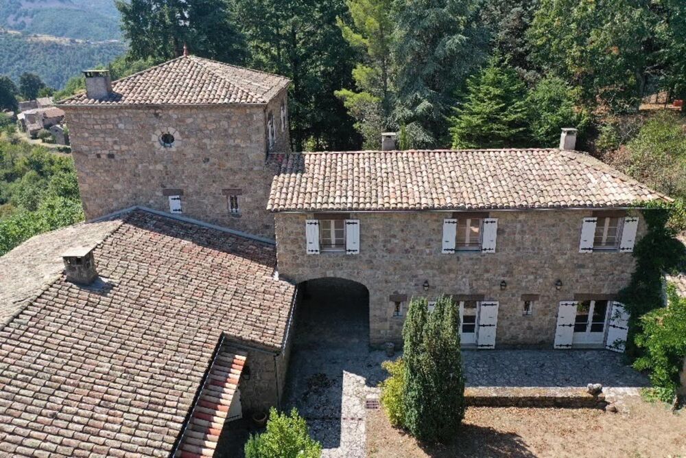 à vendre  Propriété/château Saint-Étienne-de-Serre (07190)