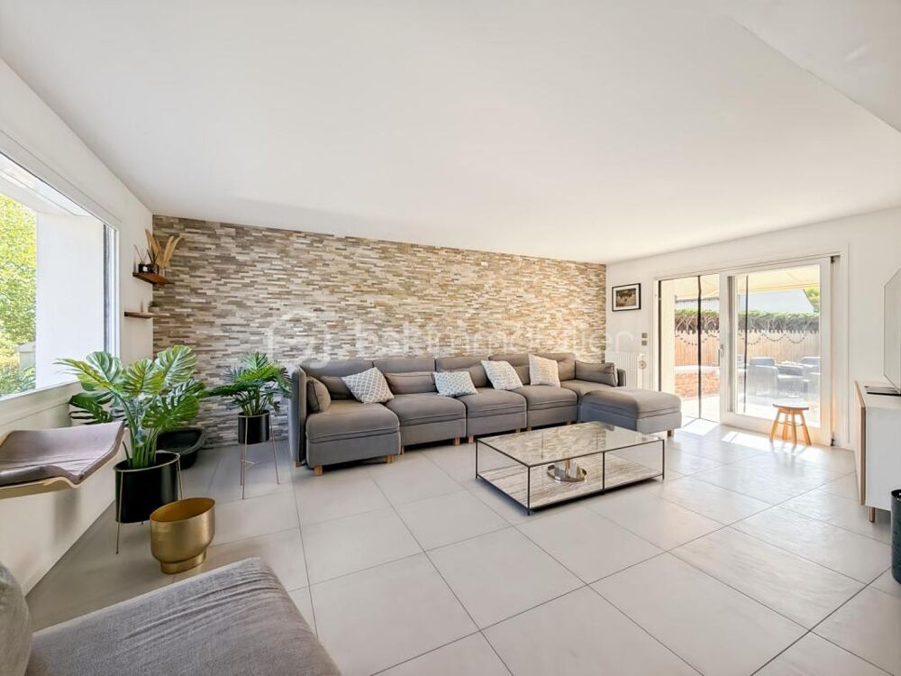 Vente Maison Maison 183 m2 - 6 chambres - sous-sol total - Terrain 800 m2 - piscine Saint germain les corbeil