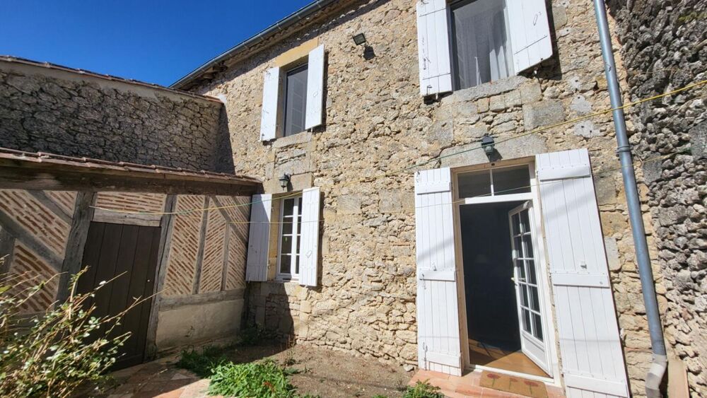 24610 Maison en pierres dans un hameau .8 pièces . parcelle de 584 m² plus terrain de 1939 m2