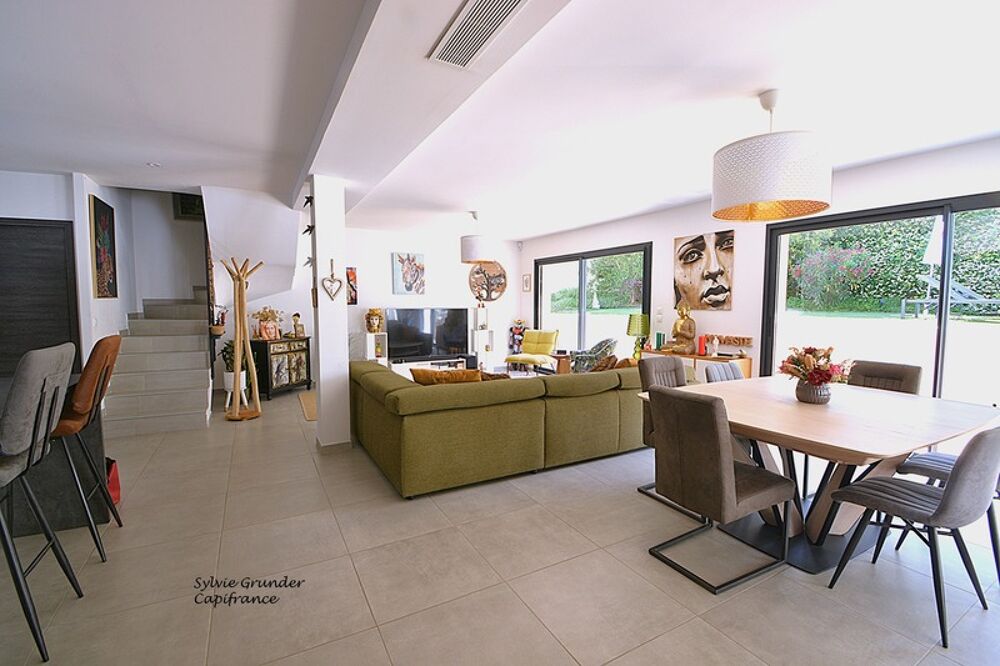 Vente Maison Maison à vendre contemporaine 6 pièces 4 chambres Salon de Provence Salon de provence