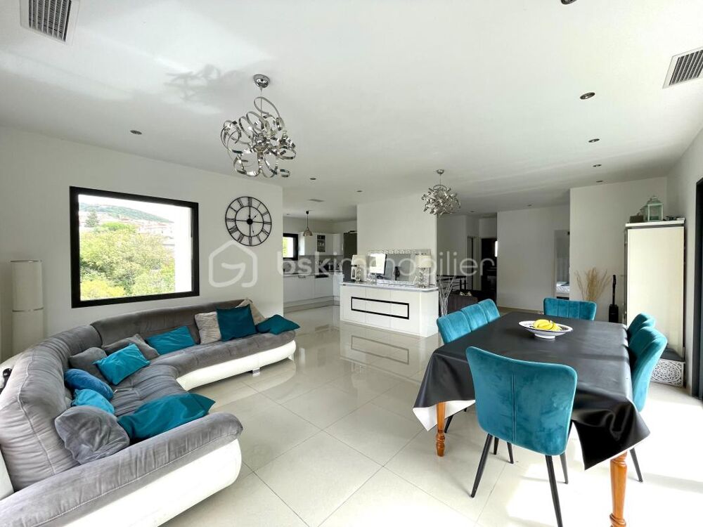 Vente Villa VILLA PLAIN PIED 186M²- VUE DEGAGEE -4 CHAMBRES-PISCINE- GARAGE- 34800 Peret