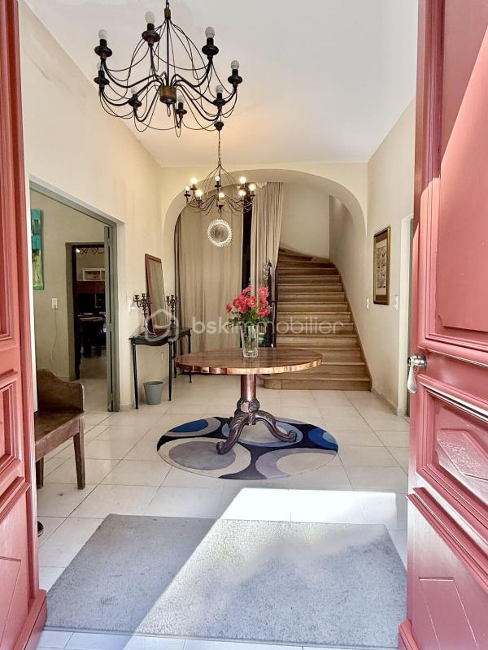 Jolie villa de 16 pièces et 640 m² sur 2 ha de terrain avec piscine