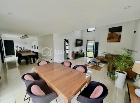   MAISON CUBIQUE SEMI PLAIN- PIED ATYPIQUE 220 m2 4 chambres Maison - 9 pice(s) - 220 m