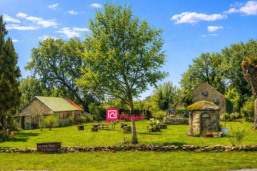 Maison T6 avec dépendances à vendre Saint Priest Des Champs de 200 m2