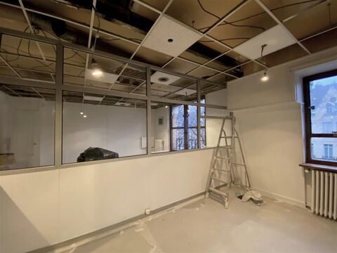 Bureaux en cours de rafraichissement en bail dérogatoire 2990 75017 Paris