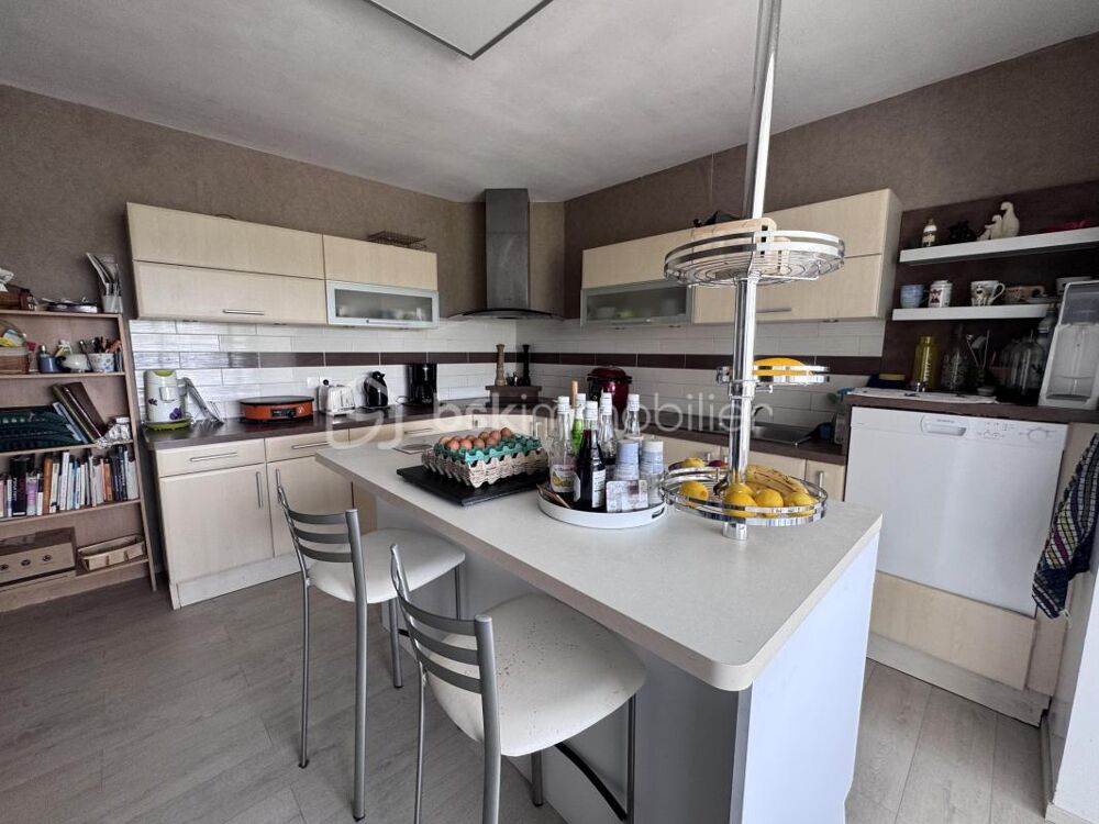 SAINT-VOUGAY  Maison familiale de 166 m² sur 4 100 m² de terrain