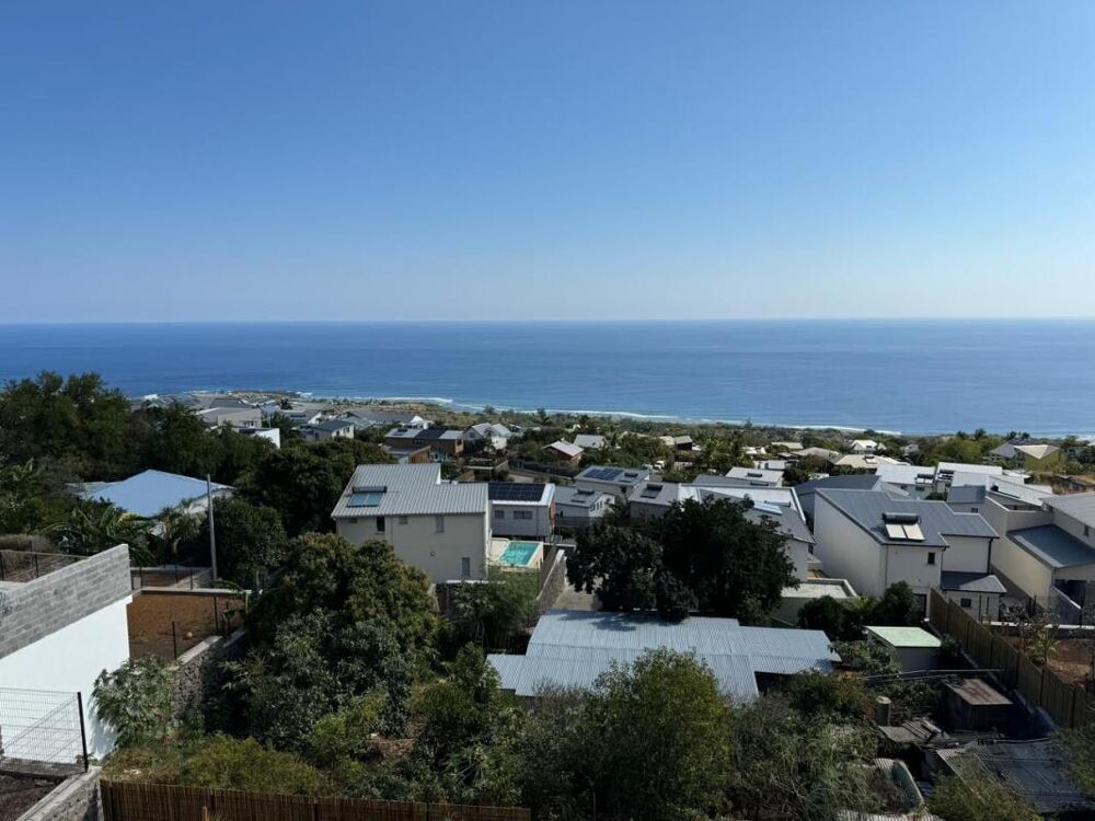 ORPI - ST LEU Appartement 76.95m² avec vue mer en DEFSICALISATION