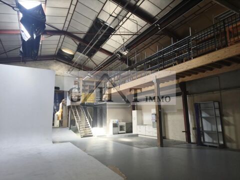   Local d'activités à vendre 1136m2 Aubervilliers 