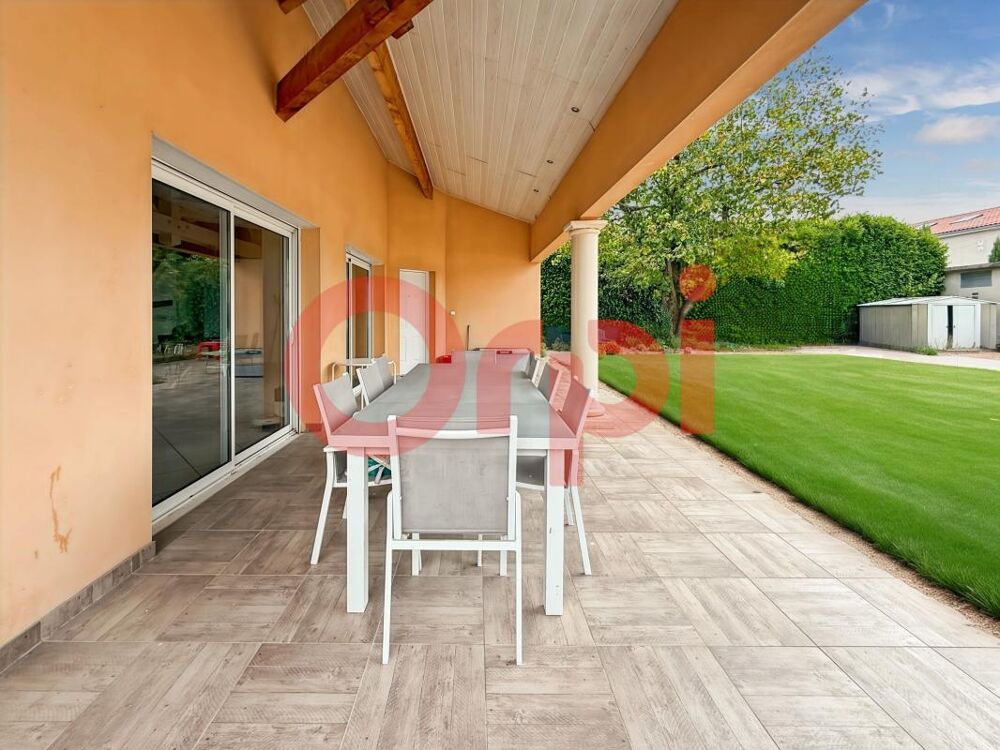 Belle villa de plain-pied avec grand jardin