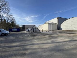   Local d'activité de 1850 m² à vendre à PRESLES Presles