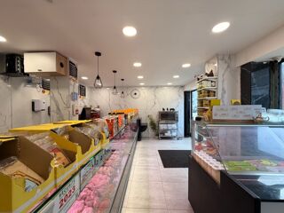 Immeuble à vendre 8 pièces 166 m²