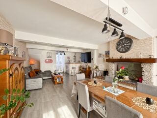  Villa  vendre 7 pices 210 m