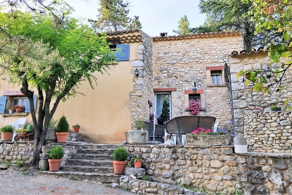 Vente Propri�t�/Ch�teau 26230 ROUSSAS - Propriete � vendre 6 pi�ces - Atelier - Enclos � chevaux - CALME - VUE DEGAGEE Grignan