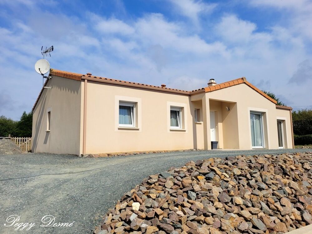 Maison à vendre 5 pièces MONCOUTANT (79) - Maison plain-pied 100 m2 habitables + Pièce attenante de 29 m2