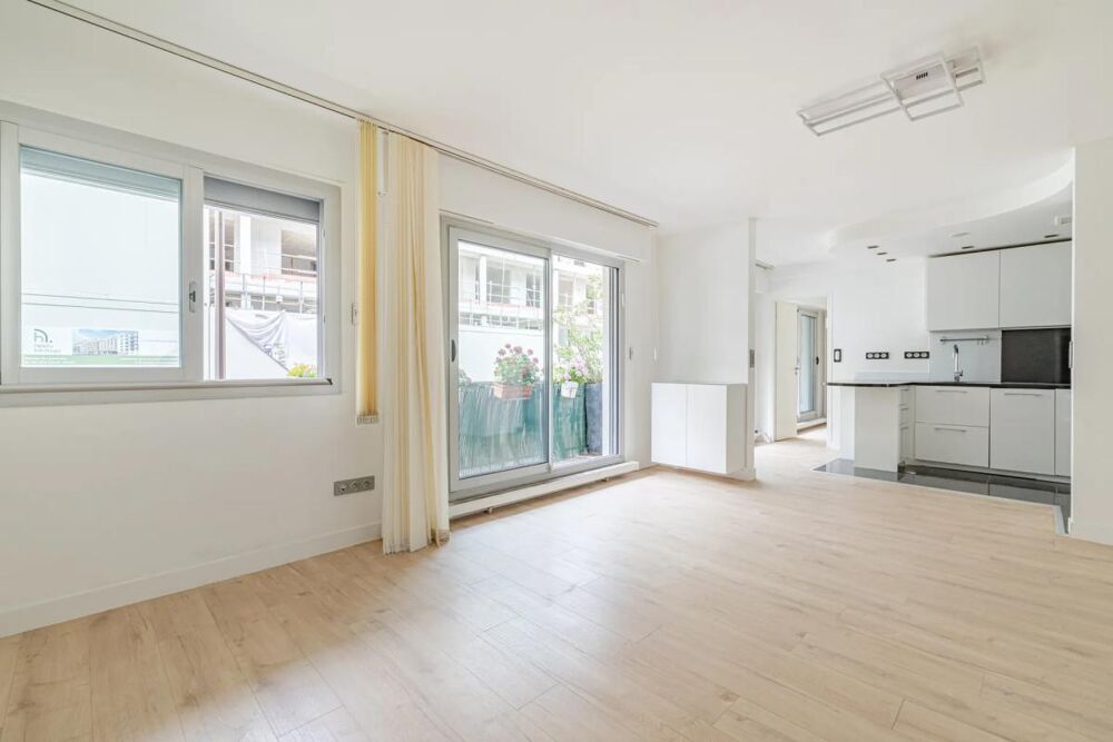 Appartement 4 pièces 102 m² · à Paris 19 · 102 m² · 995 000 €