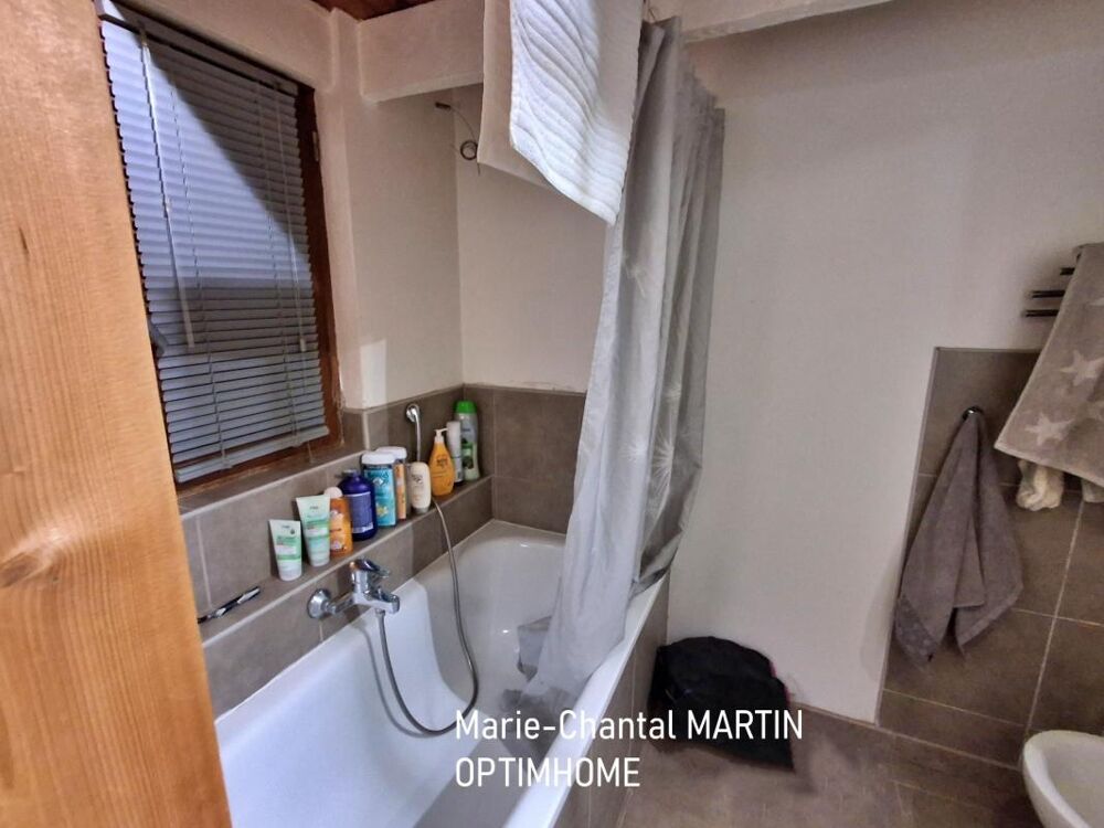 T2 AVEC MEZZANINES  30 m² + 12 m²  LOUÉ MEUBLÉ  MARSEILLE 8?  FACE MER