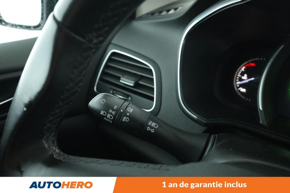 M&eacute;gane 1.5 dCi Energy Intens 110 ch 2017 occasion 92130 Issy-les-Moulineaux