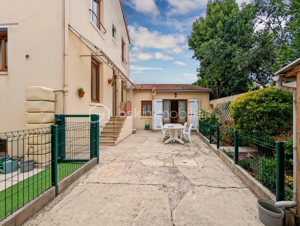 EXCEPTIONNEL ENSEMBLE IMMOBILIER: MAISON INDIVIDUELLE / STUDIO / APPARTEMENT T2 ET HANGAR