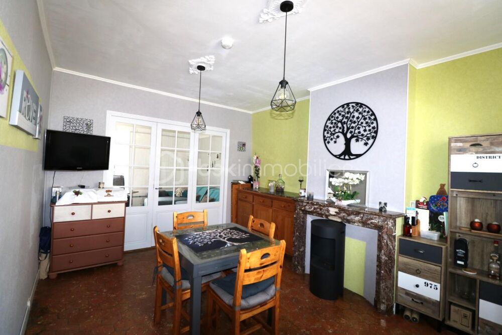 Vente Maison Maison 6 pièces, 4 chambres, atelier, 2 caves, grenier aménageable, terrasse, boutique et arrière boutique de l'ancienne boucher Montigny lencoup